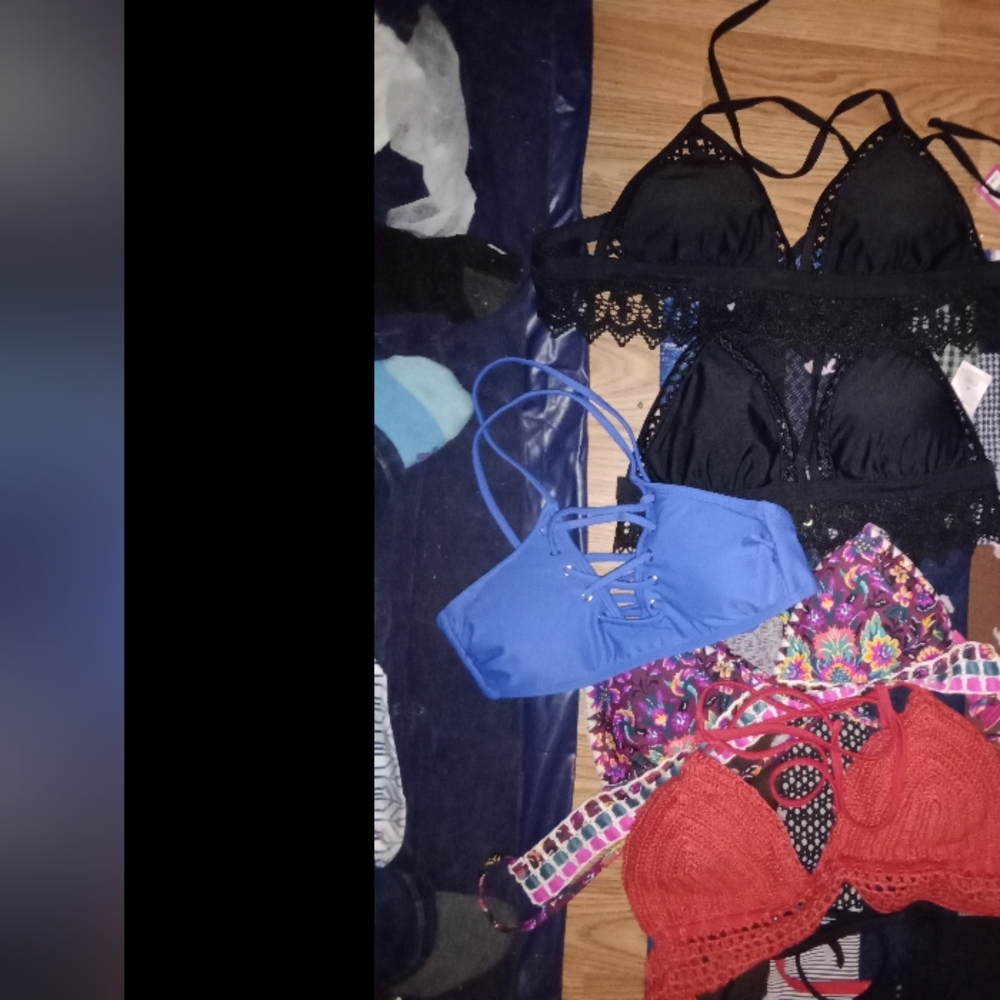 Bathing suits - Picture 4 of 5